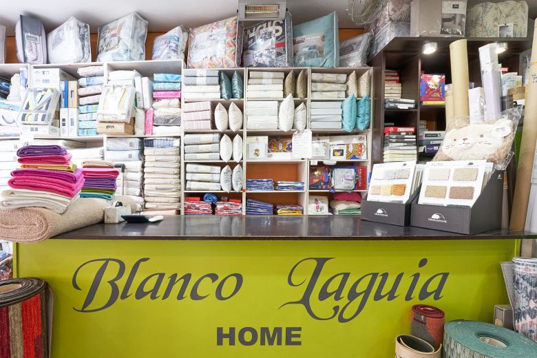 Vista del mostrador de la tienda en el apartado de sabanas y dormitorio